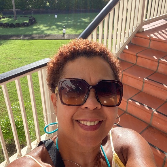 Meet your Posher, Susan - Picture 1 of 1